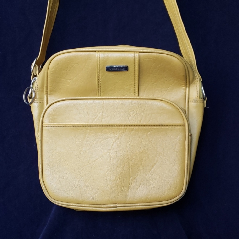 SOLD Vintage leather Samsonite small travel bag